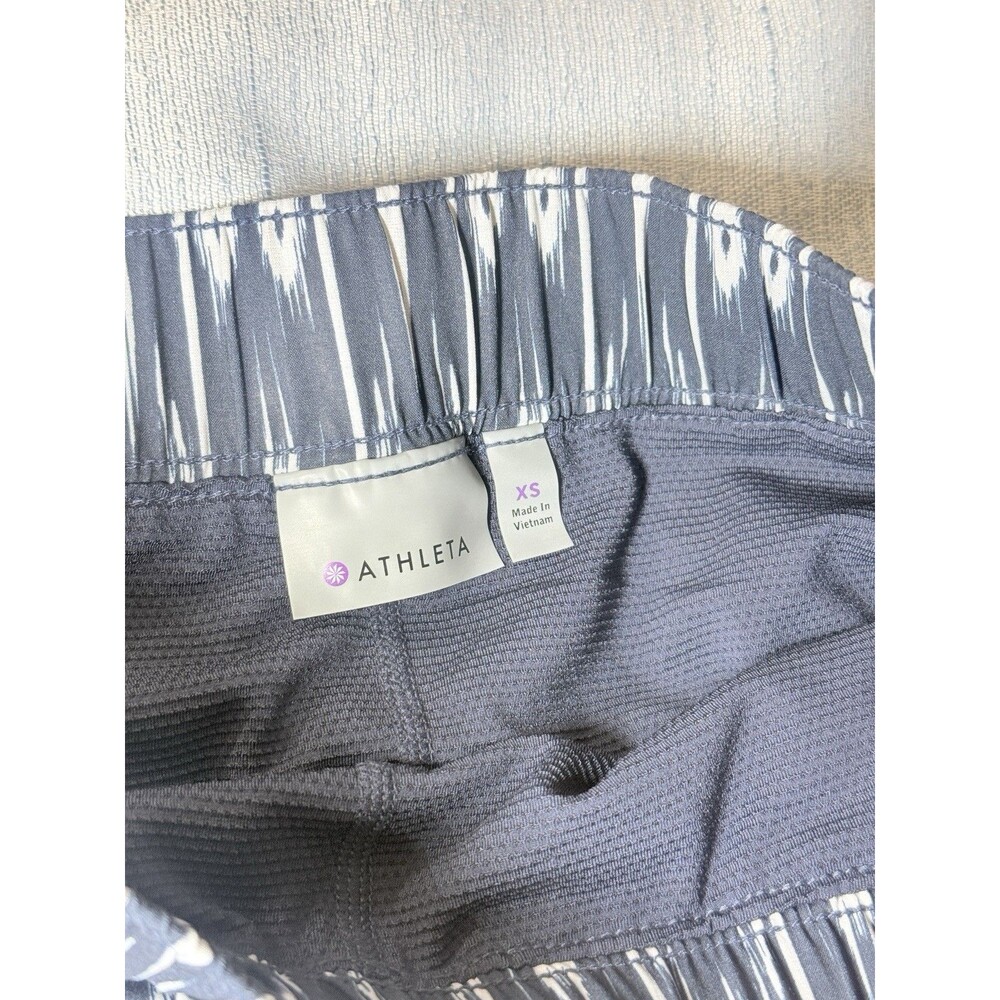 Athleta Reflection Skort XS Navy White Ikat Golf Tennis Pickleball Running UPF50 - Picture 6 of 6